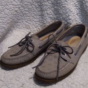 Woman's Sperry shoes